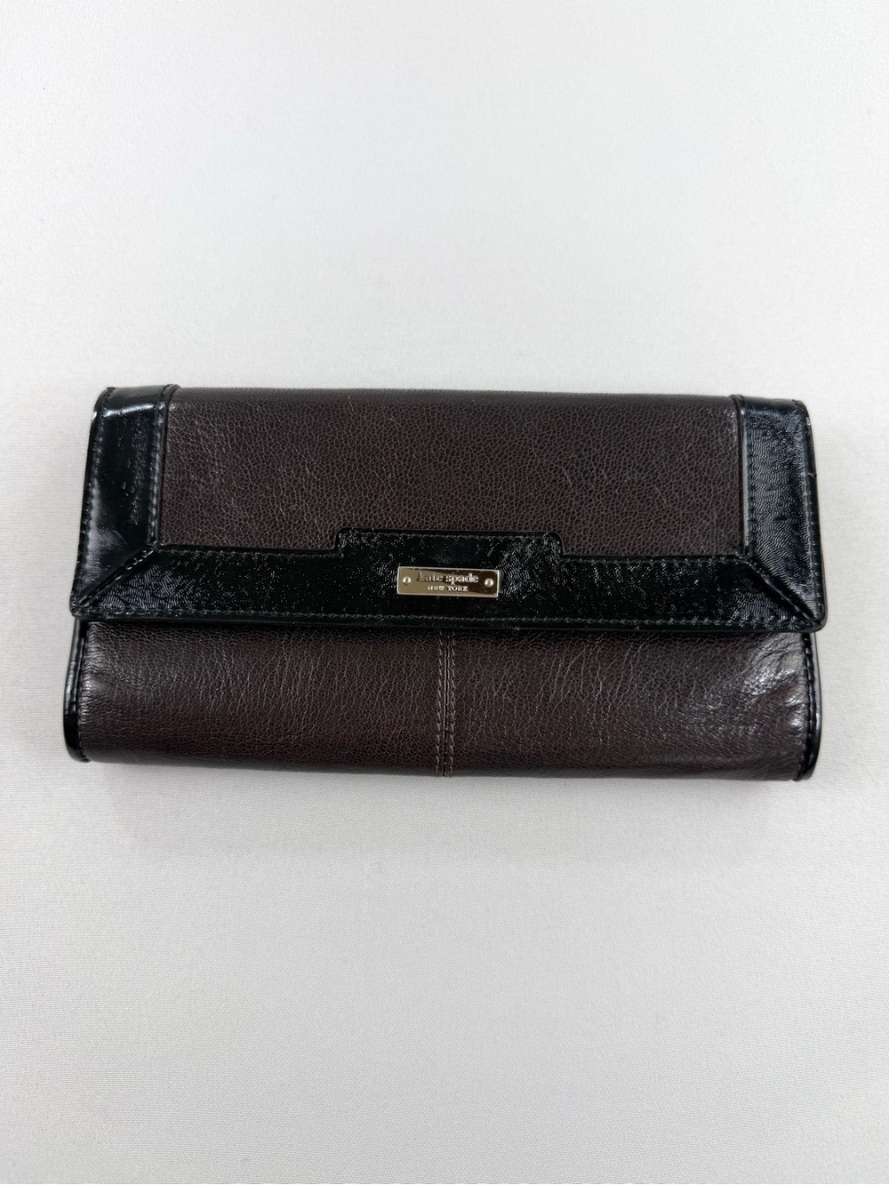 Kate Spade New York Leather Continental Wallet Brown Black Patent Leather Box